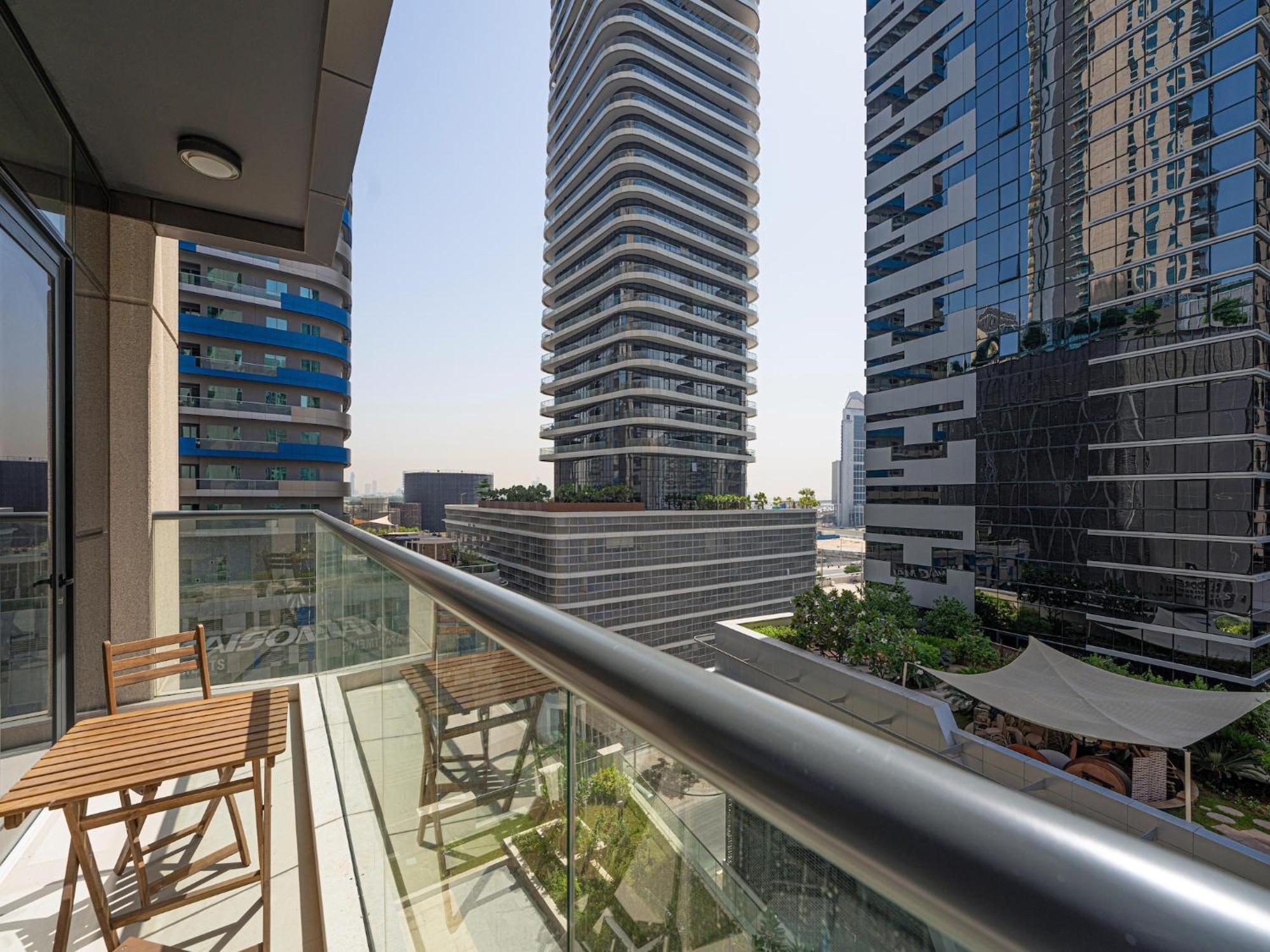 Luxe Apartments Near Dubai Mall Burj Khalifa Pool Gym Parking ภายนอก รูปภาพ