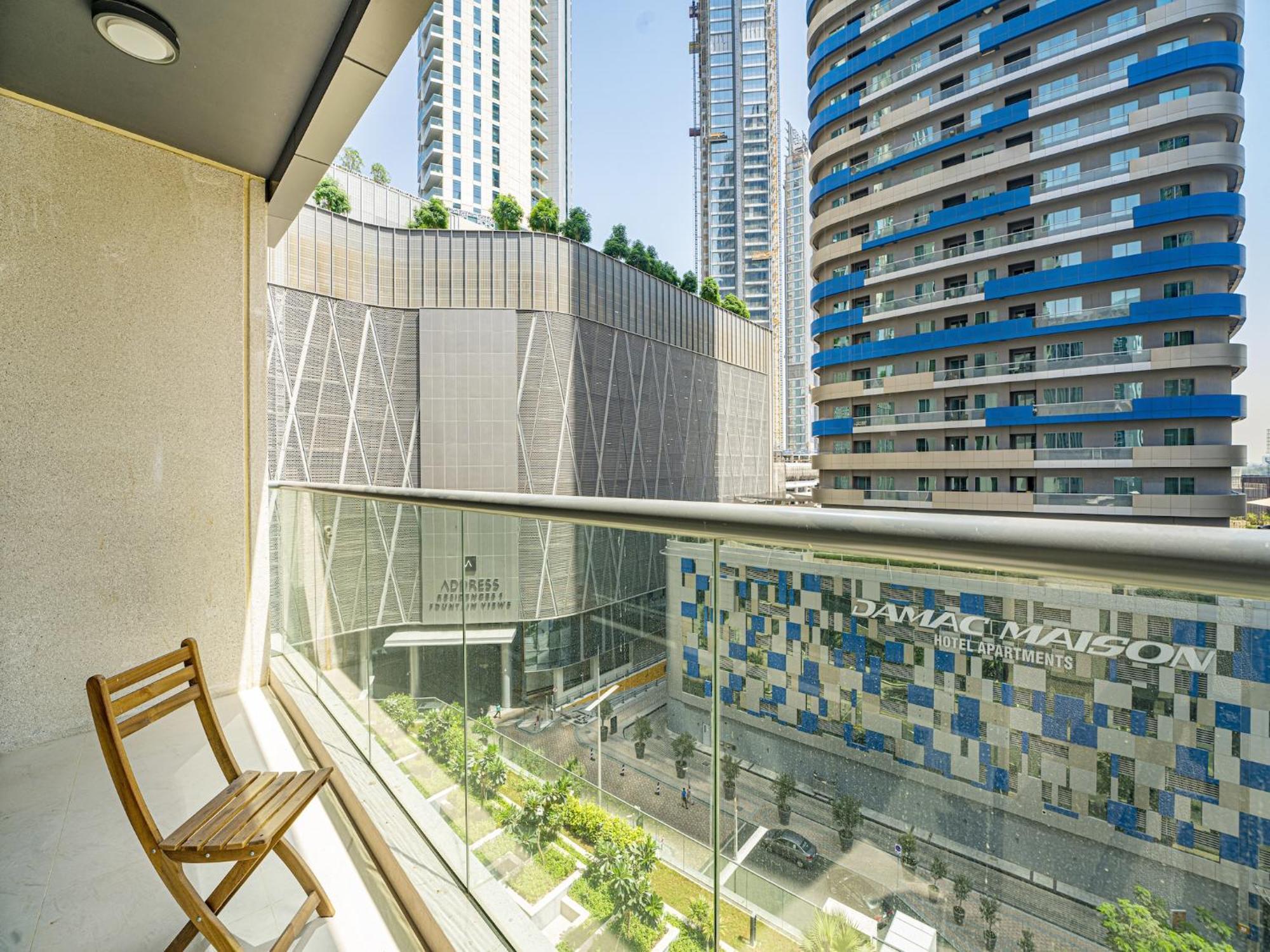 Luxe Apartments Near Dubai Mall Burj Khalifa Pool Gym Parking ภายนอก รูปภาพ