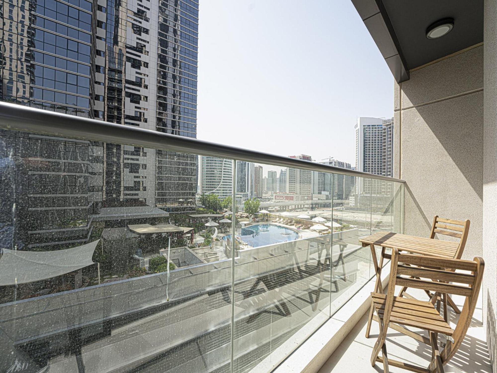 Luxe Apartments Near Dubai Mall Burj Khalifa Pool Gym Parking ภายนอก รูปภาพ