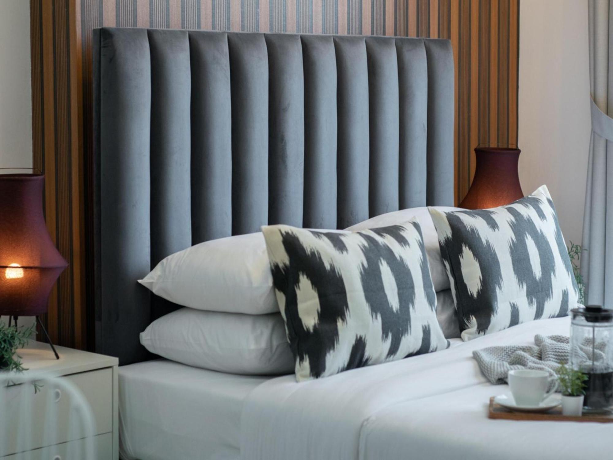 Luxe Apartments Near Dubai Mall Burj Khalifa Pool Gym Parking ภายนอก รูปภาพ